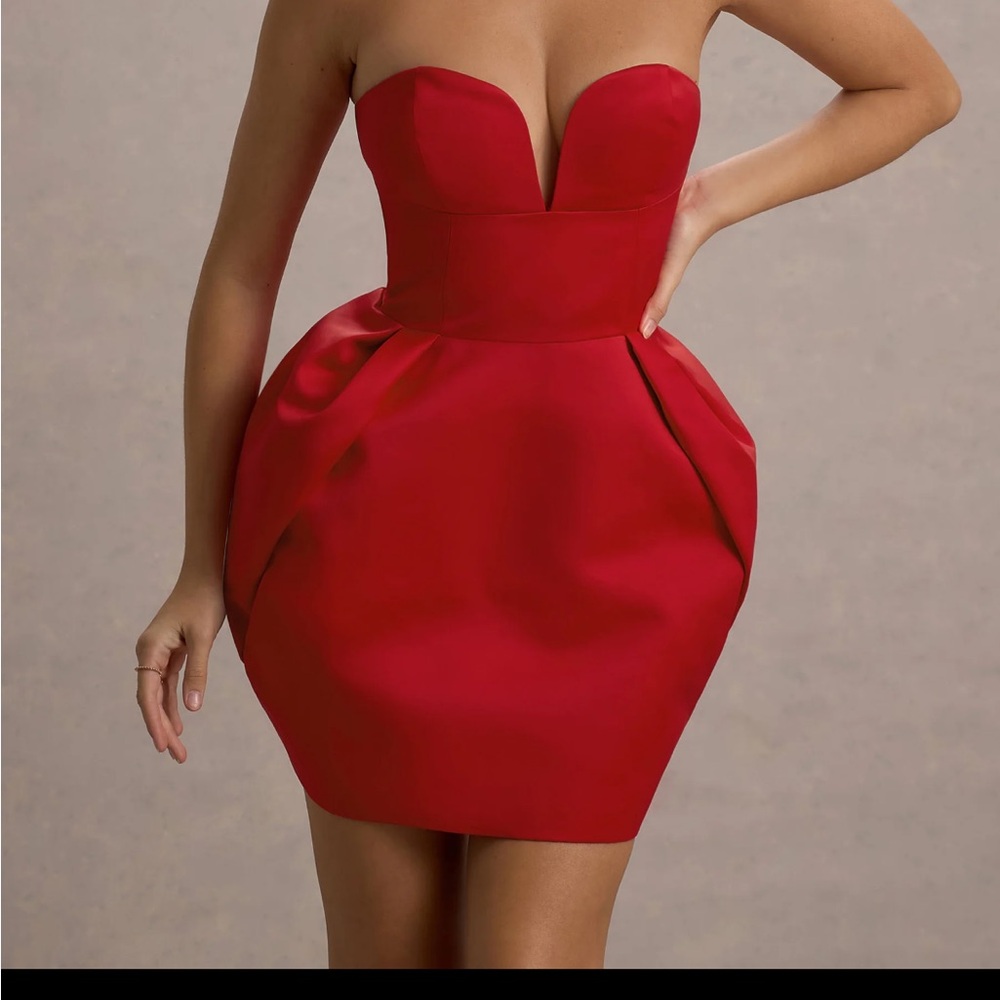 Club L London Zuki | Red Satin Sweetheart Mini Dress With Tulip Skirt